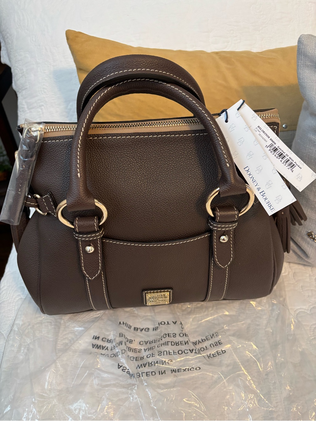 Brand New Dooney And Bourke Pocket Satchel
